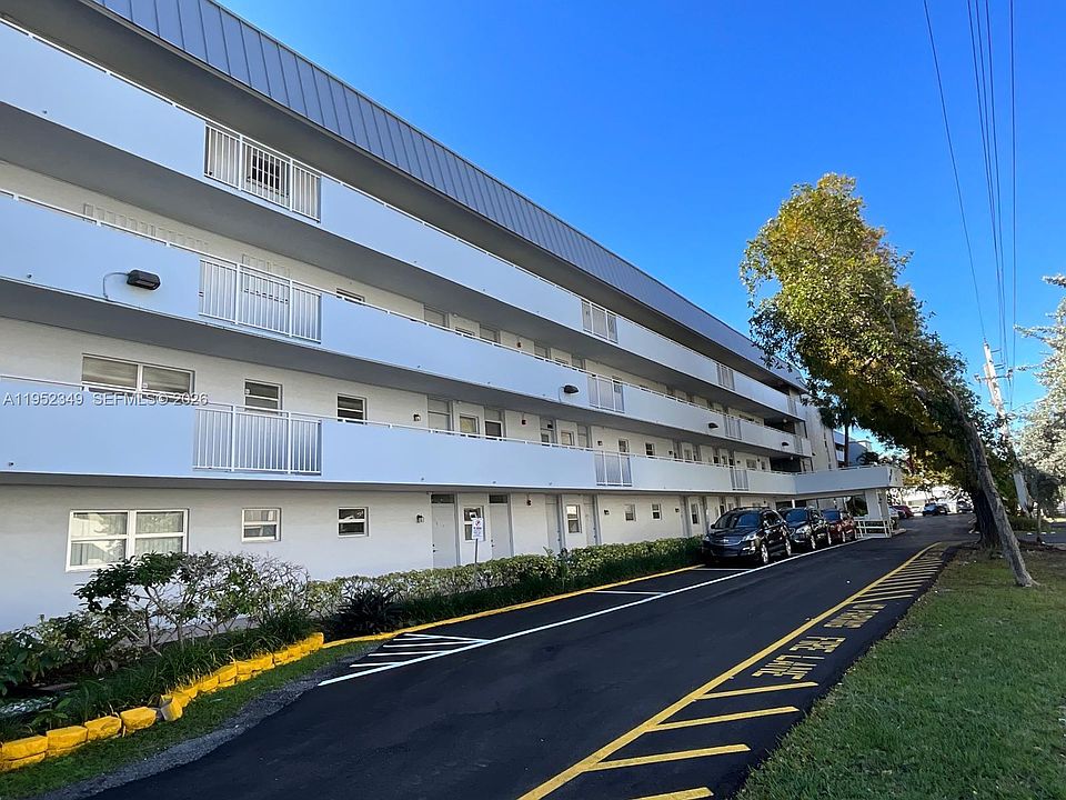 1st image of 3600 NE 170th St APT 107