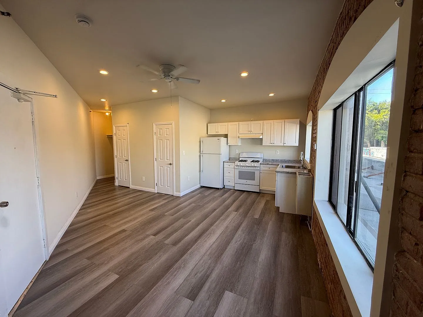 Studio, 1.0 bath, 378 sqft, $1,700 — Photo 4