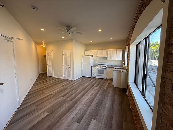4th image of 2195 Whittier Blvd #205