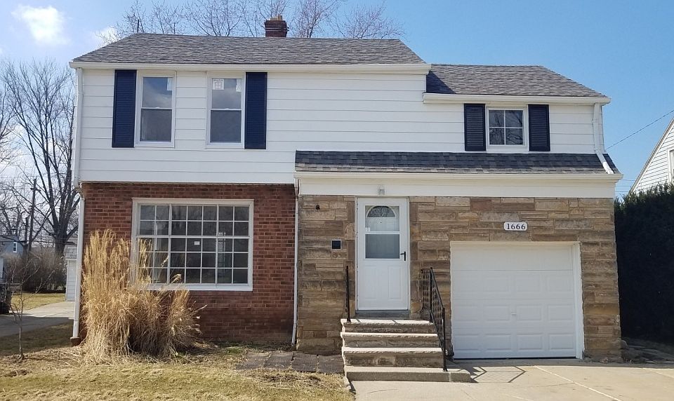 1st image of 1666 Longwood Dr