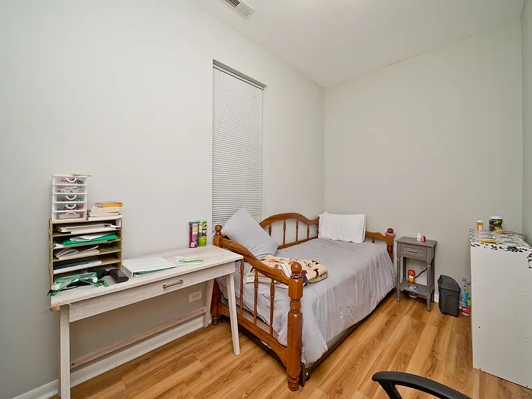 1431 W Flournoy St #2F — Photo 7
