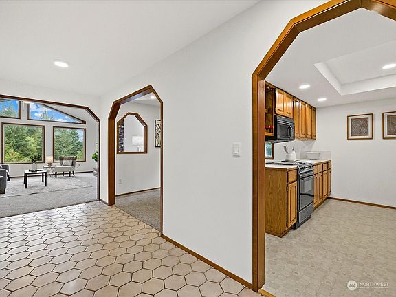 5th image of 14301 44th Drive NW