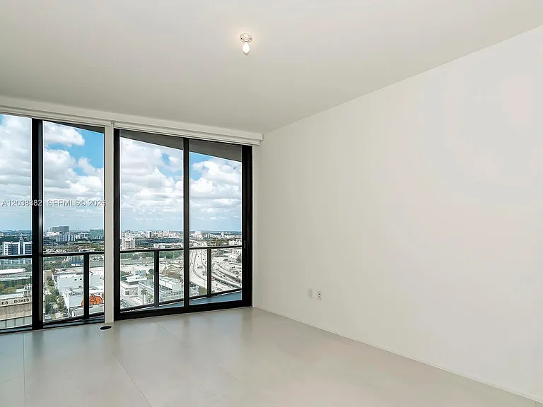 1000 Biscayne Blvd #2002 — Photo 51