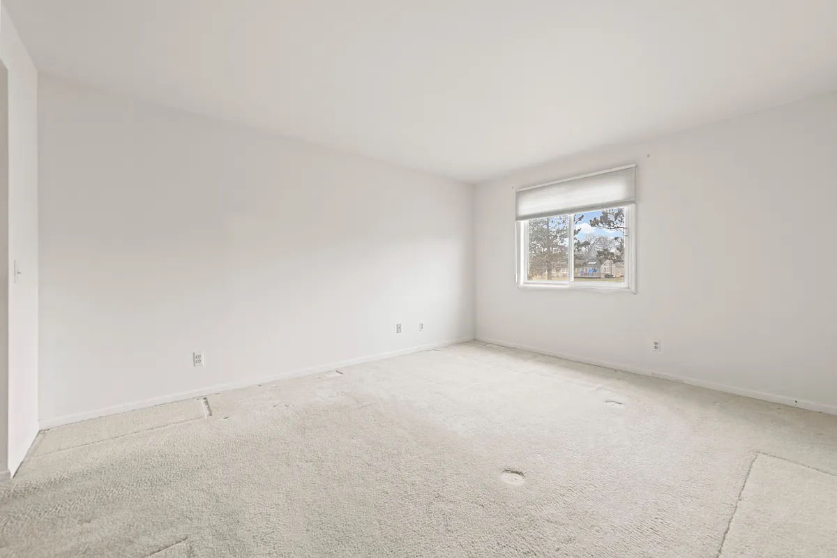 Building Photo - 18449 Greenmeadow Dr #MAIN