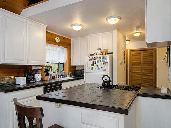 4th image of 4020 Sierra Springs Dr