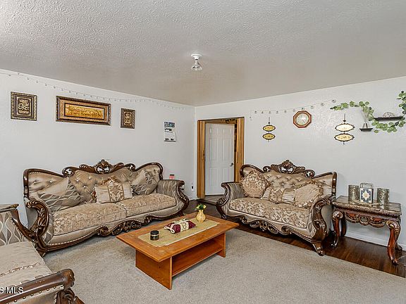 4th image of 3232 Moffat Rd