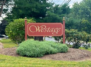 21 Amato Dr APT I, South Windsor, CT 06074