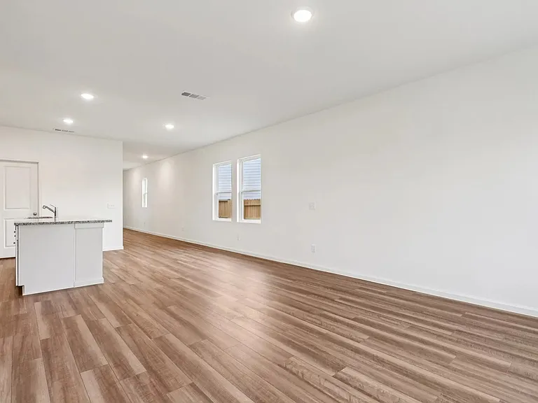 2117 Prairie Ln — Photo 3