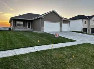 1228 S 8th St, Ashland, NE 68003