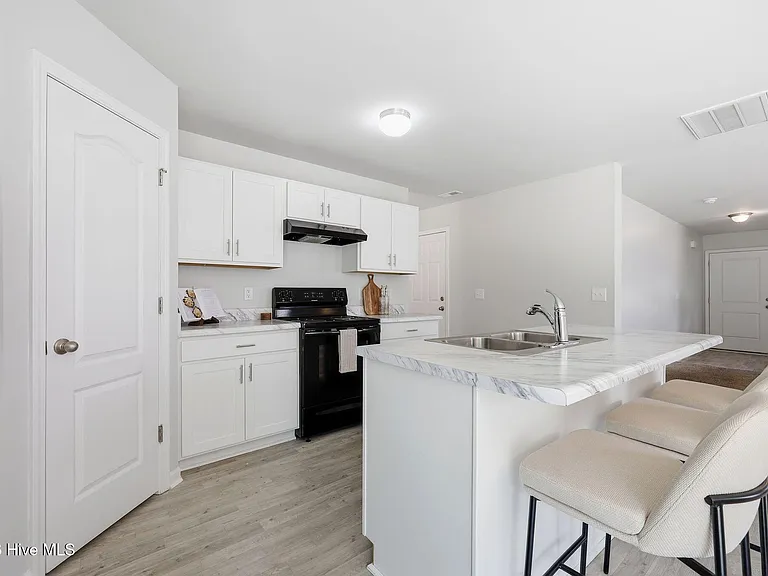 821 Conductor Ct — Photo 11