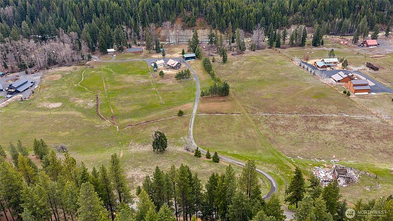 2nd image of 4010 Teanaway Middle Fork Rd
