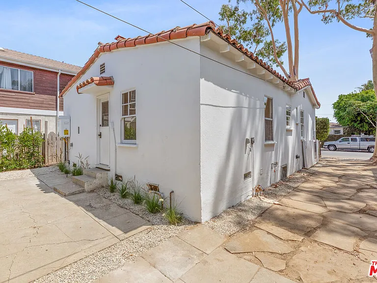 643 Vernon Ave — Photo 22