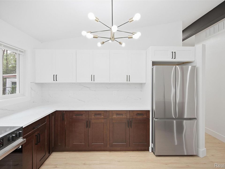 15211 Joan St, photo 10
