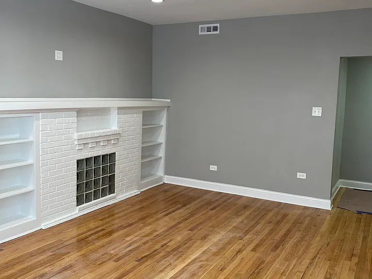 7836 S East End Ave #2 — Photo 6