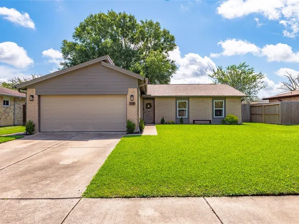 306 Morningside Dr, League City, TX 77573