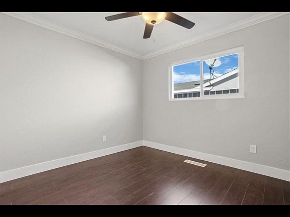 3rd image of 3783 Meadowbrook Ave