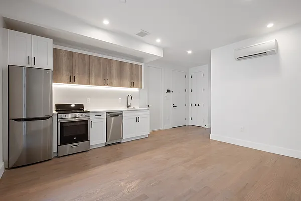 Rented by Douglas Elliman | media 14