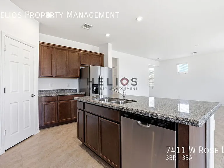 7411 W Rose Ln — Photo 11