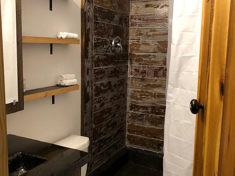 27 Hambrick Rd #B — Photo 8