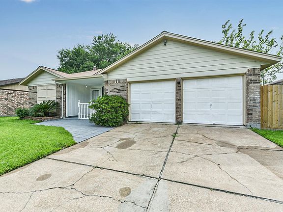 3rd image of 4214 Rainy River Dr