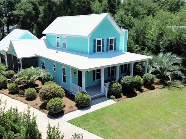 215 Goodman Drive, Midway, GA 31320