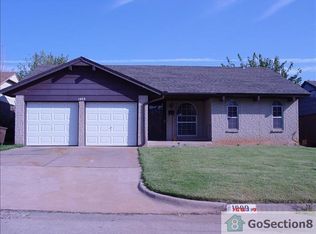 1009 NW 22nd St, Moore, OK 73160
