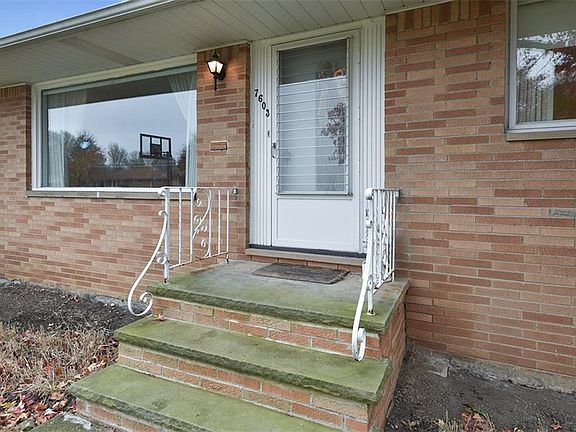 3rd image of 7603 Tamiami Dr