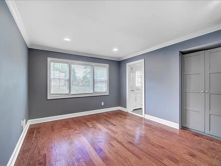 10 Stanford Dr — Photo 6