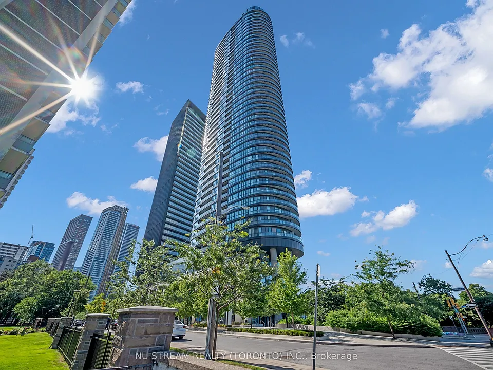 585 Bloor St E #516