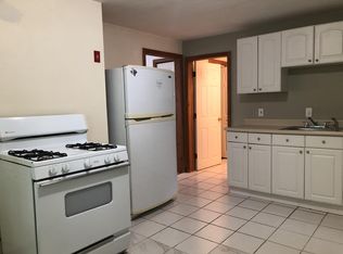 224 Hamilton St APT 2R, Worcester, MA 01604