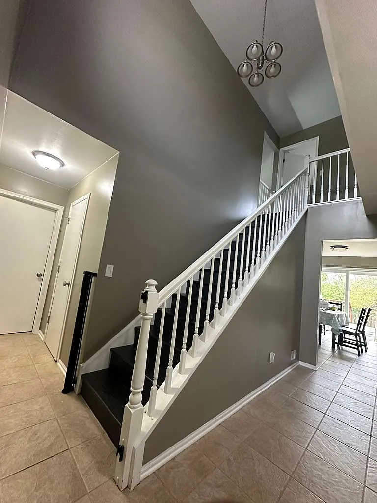 3 bed, 2.5 bath, 1750 sqft, $3,200 — Photo 2