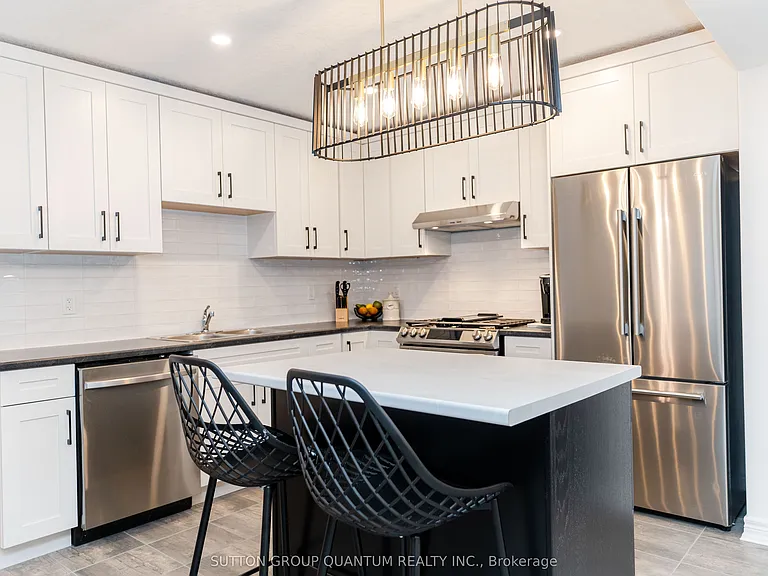 114 Mullin St — Photo 2