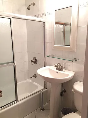 Rented by Avenues Real Estate | media 18