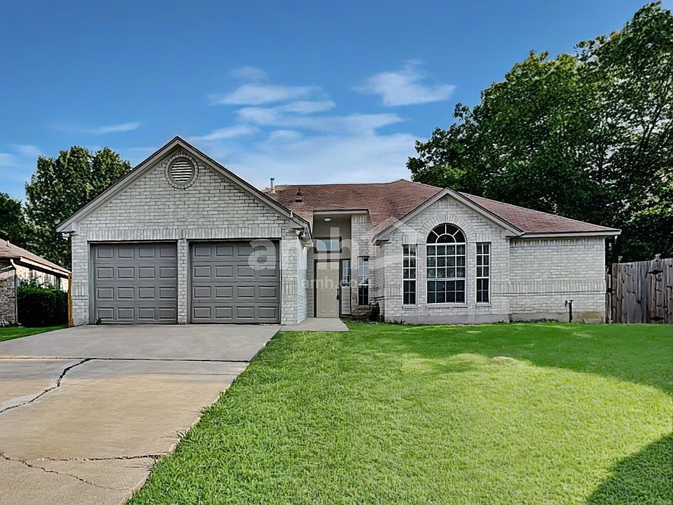 1st image of 2115 Rosemary Ln