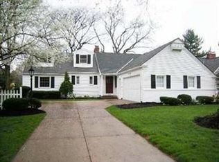 2766 Tonawanda Dr, Rocky River, OH