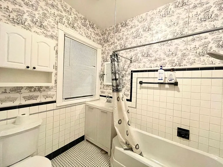 146 Morris St #2 — Photo 6