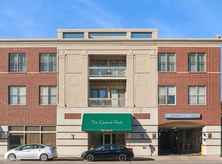 2951 Central St APT 301, Evanston, IL