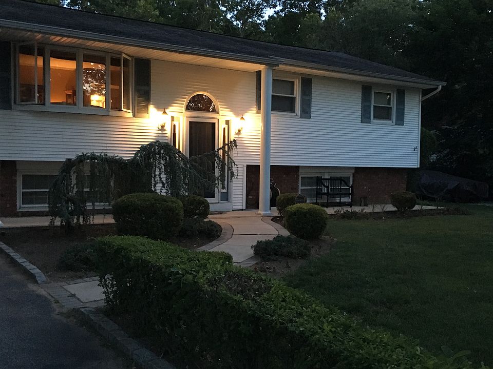 1st image of 486 Easton St