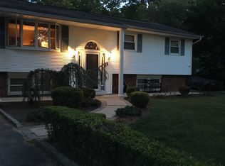 486 Easton St, Ronkonkoma, NY 11779