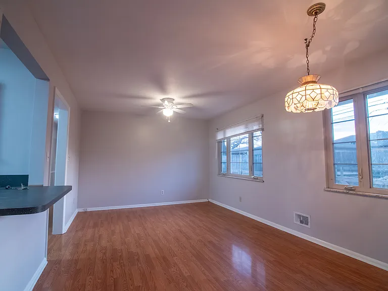 2861 Wellesley Dr — Photo 7