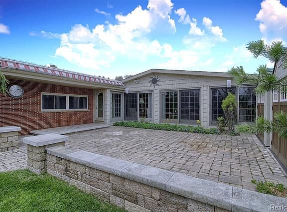 3rd image of 22486 Ardmore Dr