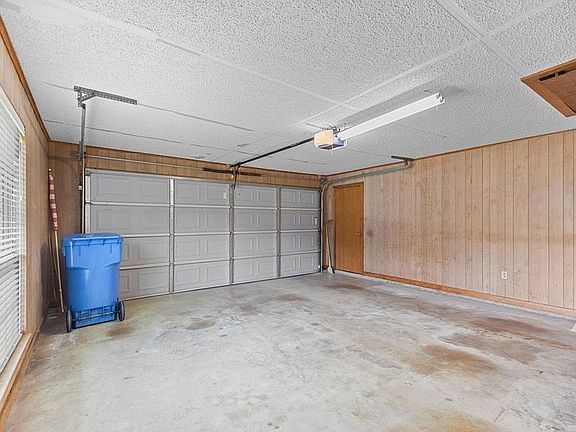 4th image of 601 Englewood Dr