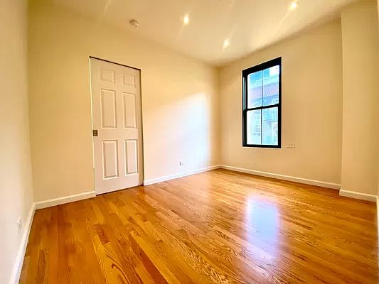 2nd image of 515 E 78th St APT 5C