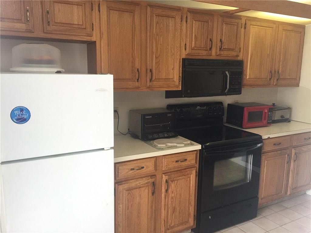 7 Caddy Rock Rd APT C, North Kingstown, RI 02852 | Zillow