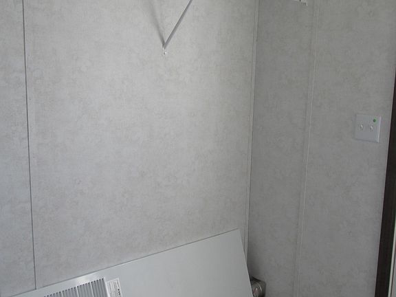 5th image of 17 Glouster Ct