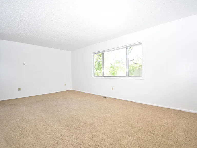 411 N 16th Ave #A — Photo 3