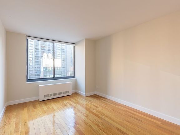 5th image of 235 W 48th St APT 30A