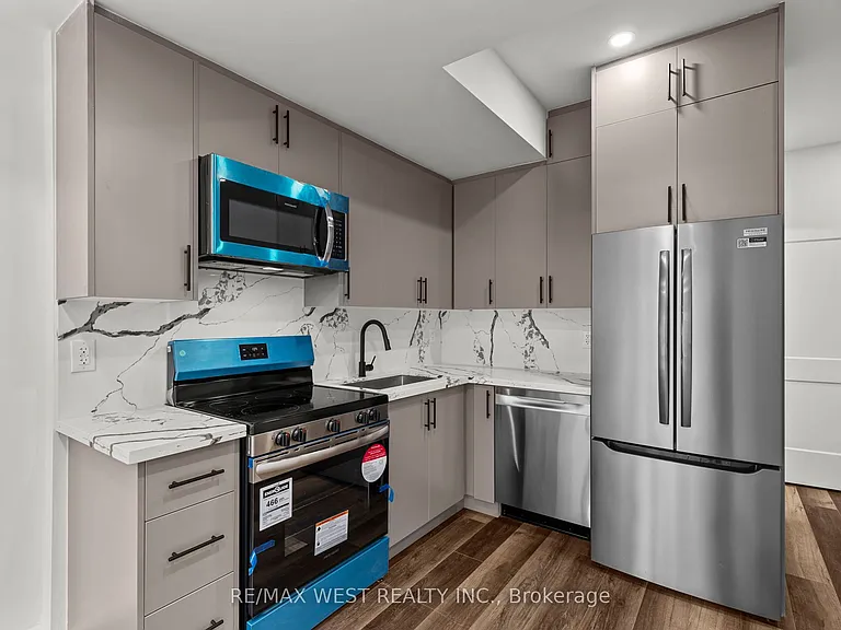 119 Town Line Rd E #D208 — Photo 16