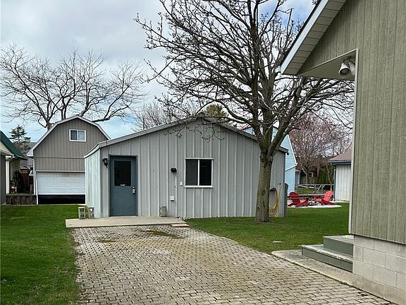 4th image of 8 Pickerel Rd
