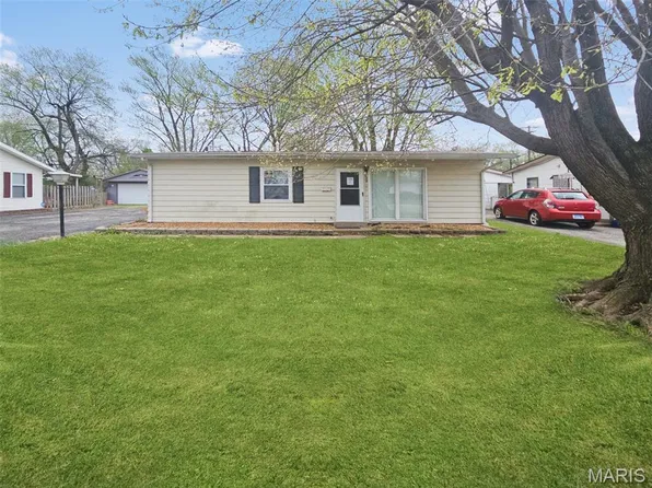 128 Saint Thomas Ln, Cahokia, IL 62206